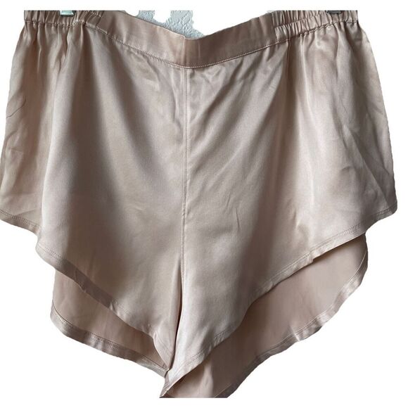 Lunya Washable 100% Mulberry Silk Pajama Shorts Tan Blush Beige, Large NWOT - Picture 4 of 6